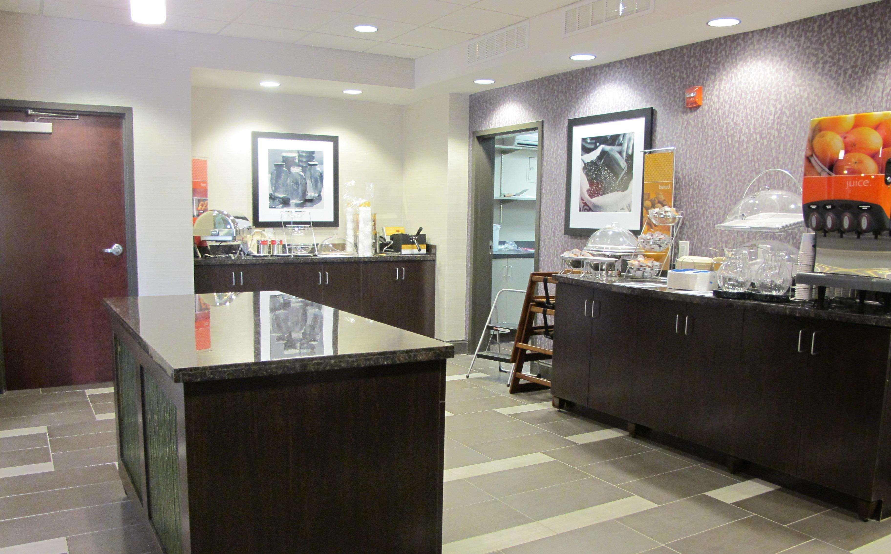 Hampton Inn By Hilton Leesville Fort Johnson Restaurante foto