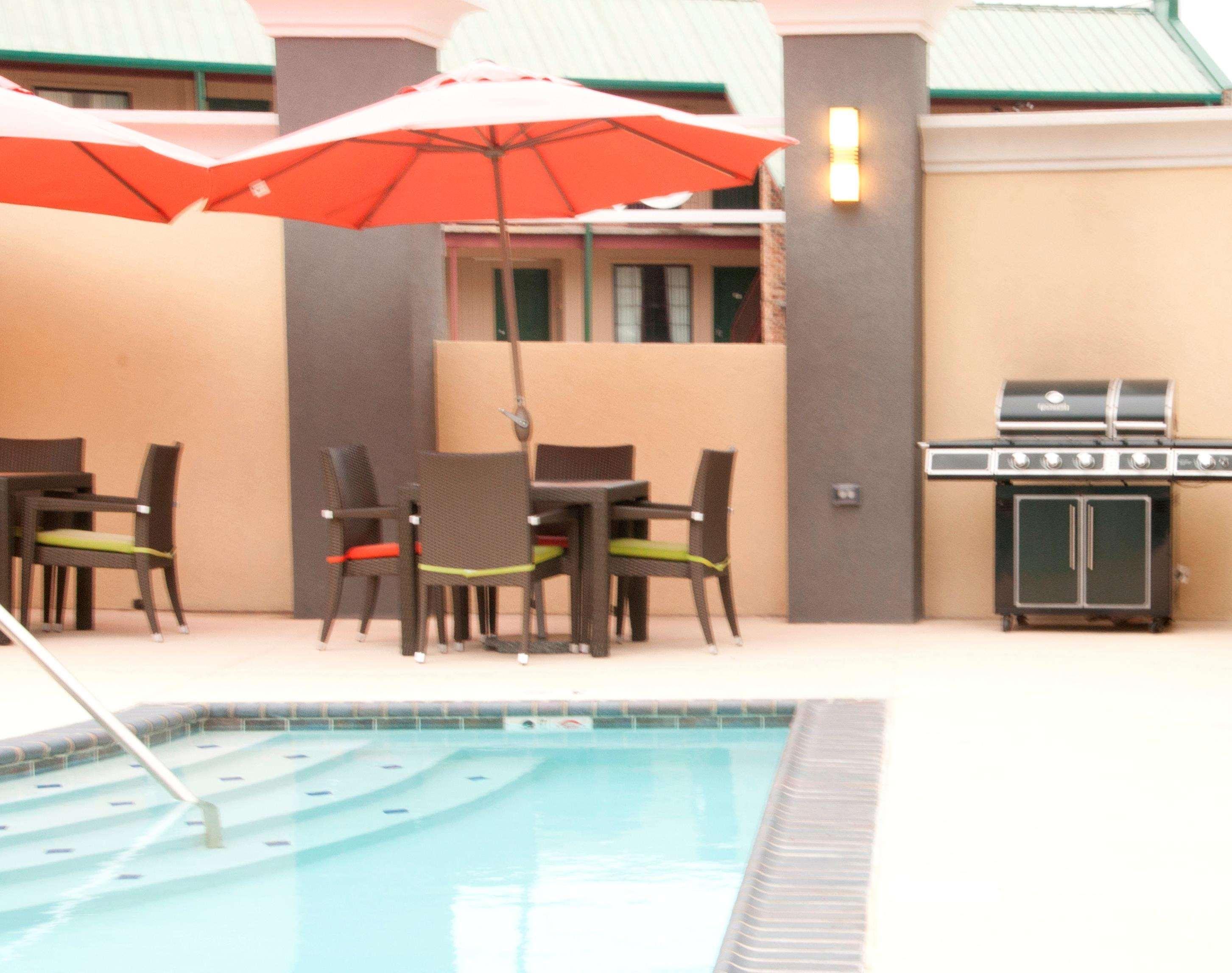 Hampton Inn By Hilton Leesville Fort Johnson Exterior foto