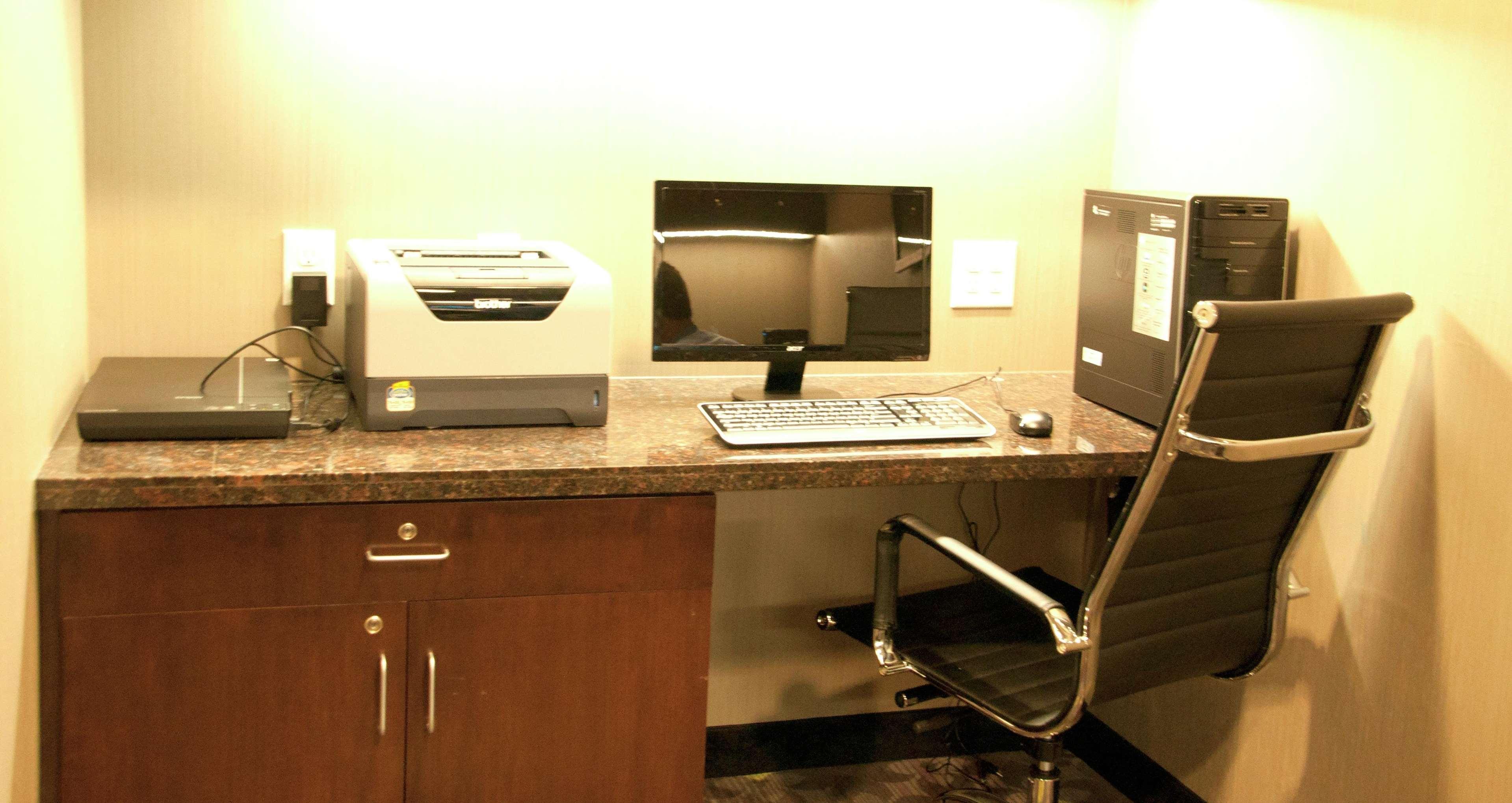 Hampton Inn By Hilton Leesville Fort Johnson Exterior foto