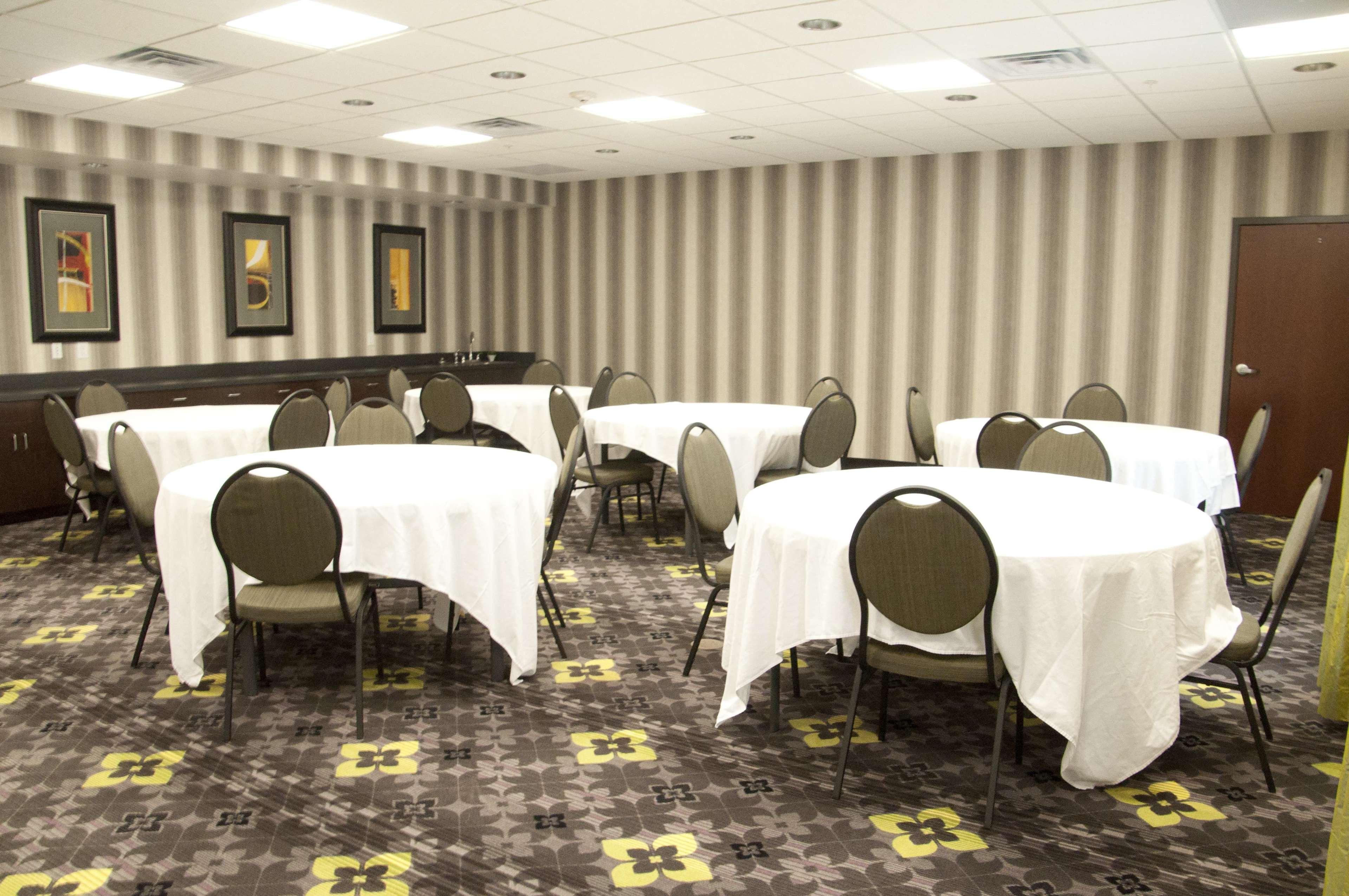 Hampton Inn By Hilton Leesville Fort Johnson Exterior foto