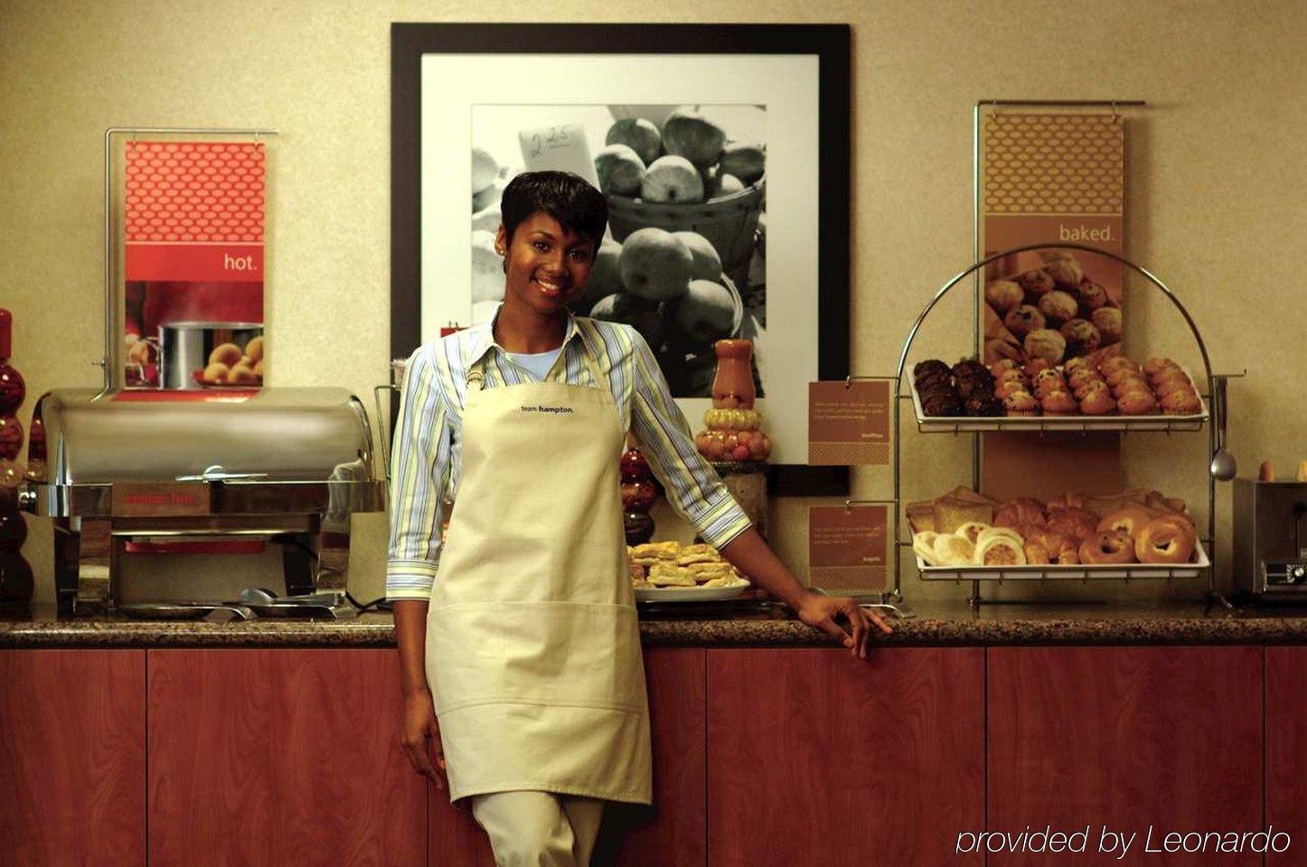 Hampton Inn By Hilton Leesville Fort Johnson Restaurante foto
